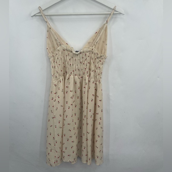 Princess Polly Roza Mini Dress Size 2 in Beige with Rose Print - Picture 4 of 7
